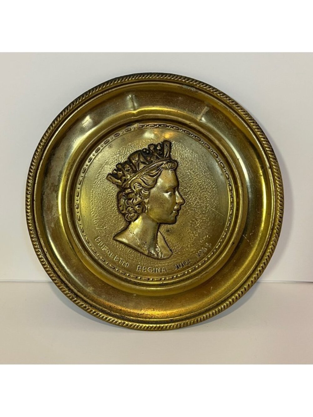Vintage Queen Elizabeth 1953 Coronation Commemorative Brass Plaque Wall Art Gold